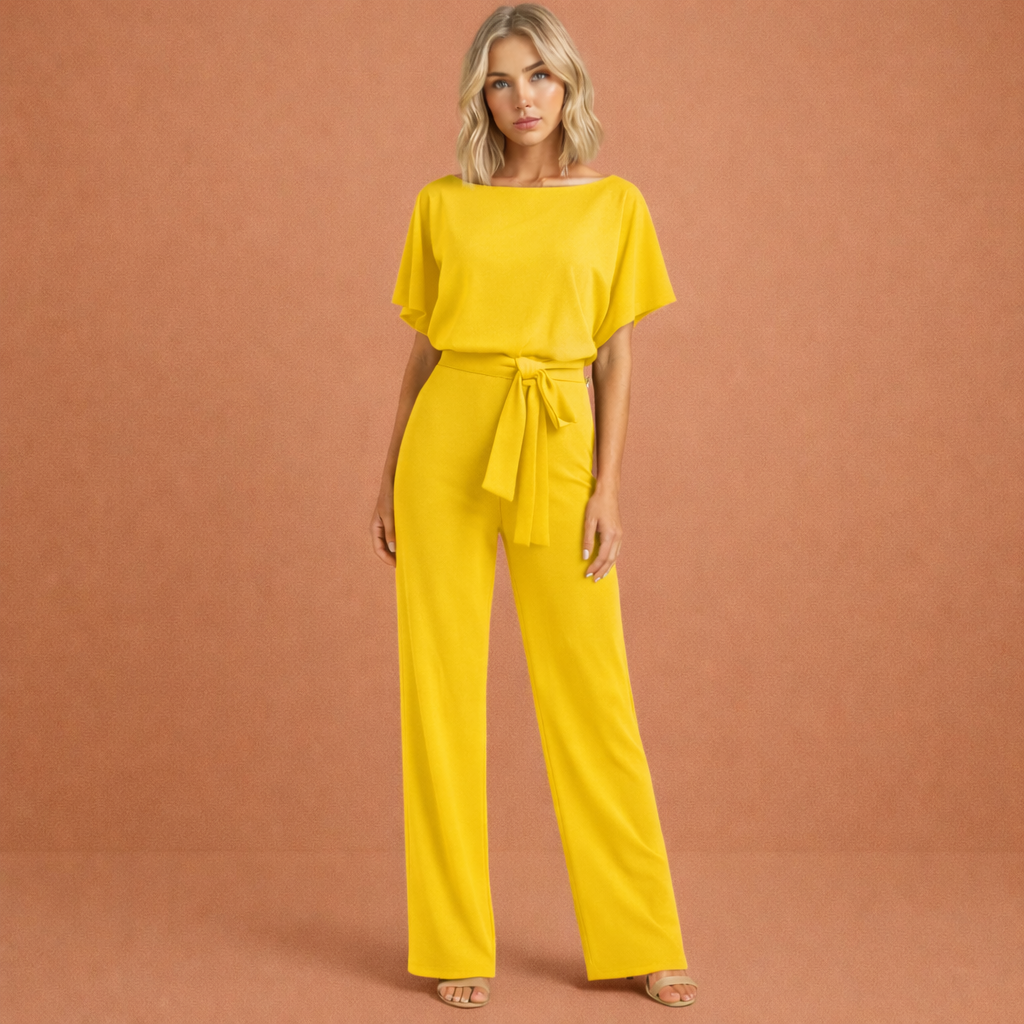 Gele elegante tweedelige set met ceintuur voor dames met een comfortabele pasvorm, ideaal voor chique gelegenheden.