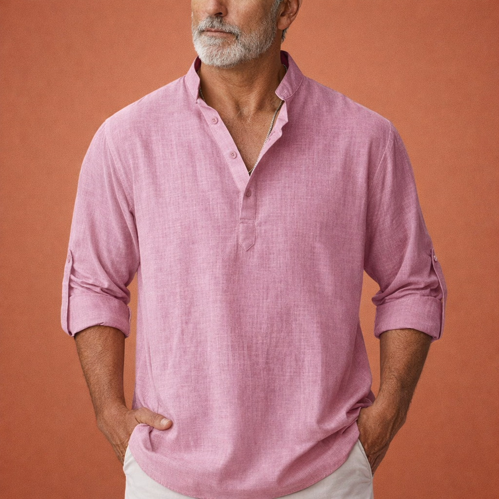 Heren Henley shirt in lichtroze met minimalistisch design, zacht en comfortabel voor casual en stijlvolle outfits.