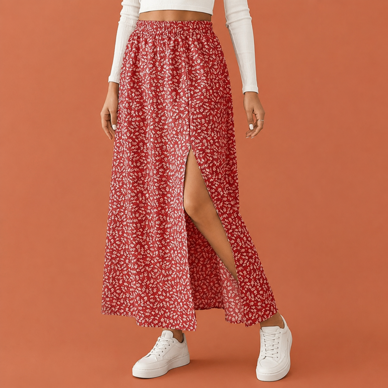 Dames maxi rok in rood met minimalistisch design, zacht en comfortabel voor casual en stijlvolle outfits.