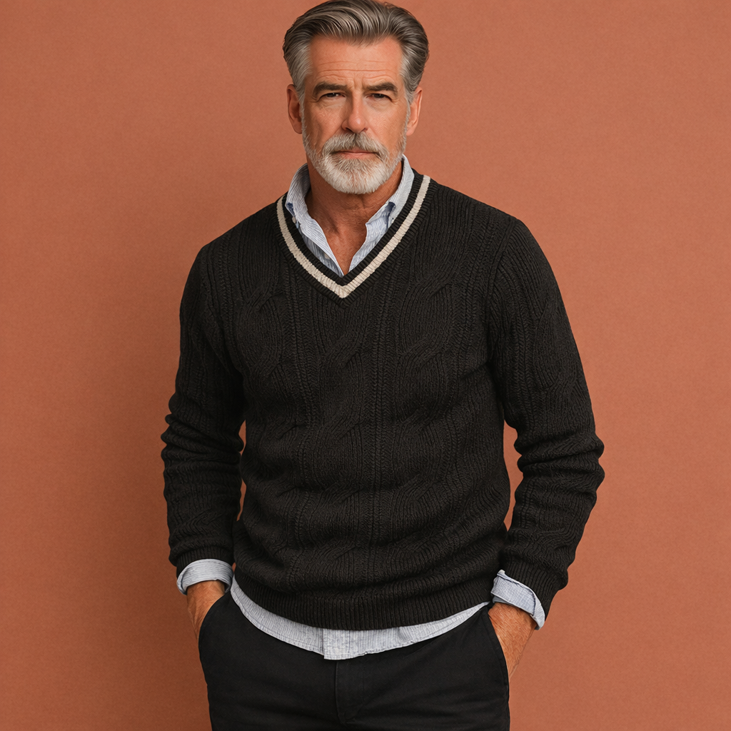 Zwarte warme heren trui met V-hals en comfortabele pasvorm, geschikt voor dagelijks gebruik en nette casual outfits.