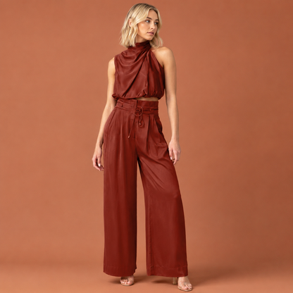 Satijnen tweedelige set met gedrapeerde top en wijde broek voor dames | Mariska Nirandi