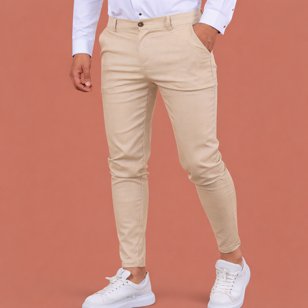 Heren slim-fit pantalon in abrikoos met modern design, comfortabel en stijlvol voor zakelijke en smart-casual outfits.