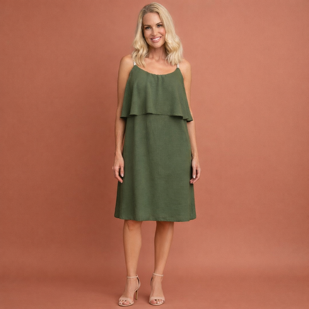 Armygroene zomer mini-jurk voor dames met comfortabele pasvorm, perfect voor warme dagen en casual gebruik.