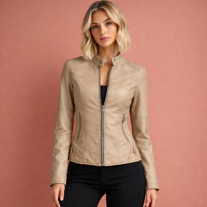 Beige aansluitende bikerjas voor dames met ritssluiting en getailleerde pasvorm, geschikt voor dagelijks gebruik.