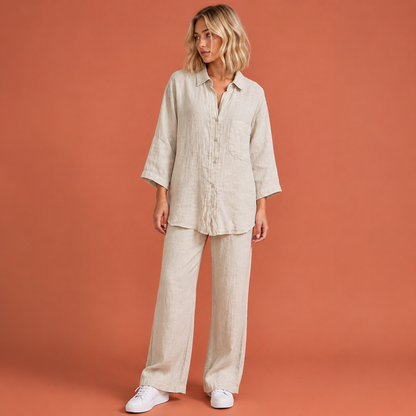 Dames linnen zomer set in beige met minimalistisch design, zacht en comfortabel voor casual en stijlvolle outfits.