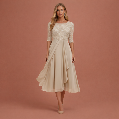 Dames avondjurk in beige met minimalistisch design, zacht en comfortabel voor casual en stijlvolle outfits.