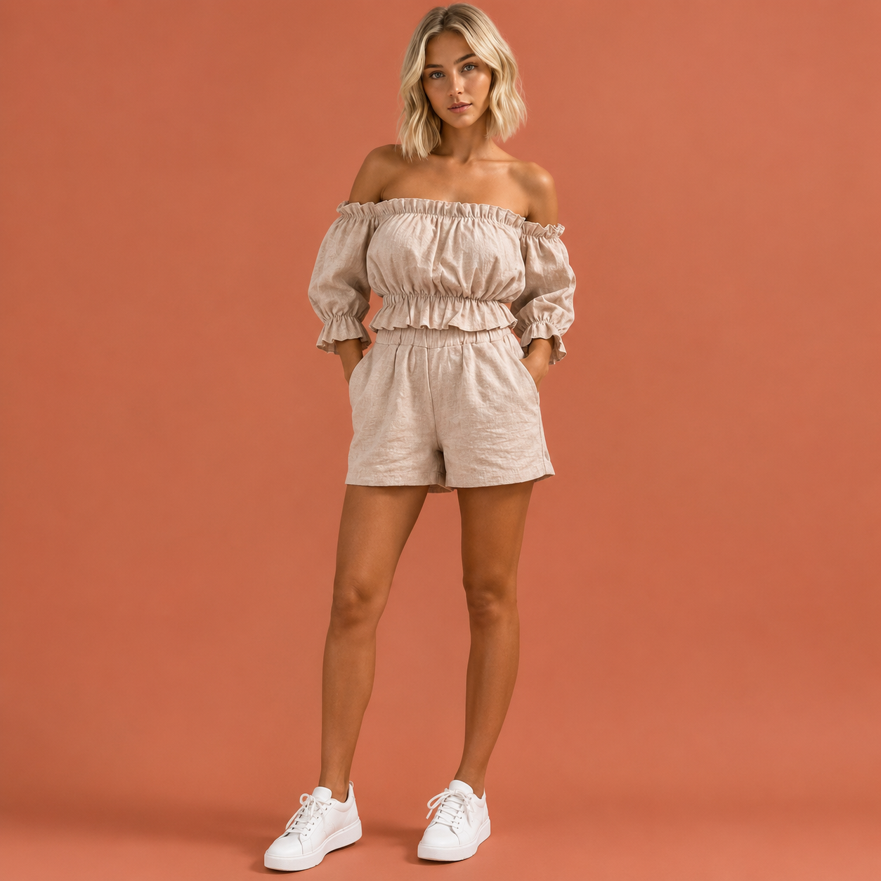 Dames zomerset in beige met minimalistisch design, zacht en comfortabel voor casual en stijlvolle outfits.