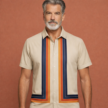 Heren overhemd in beige met minimalistisch design, zacht en comfortabel voor casual en stijlvolle outfits.