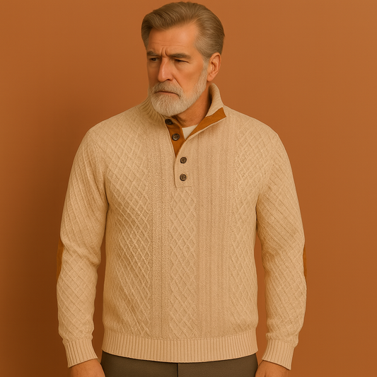 Beige herentrui met knoopkraag en elleboogdetails, geschikt voor een comfortabele en stijlvolle casual look.