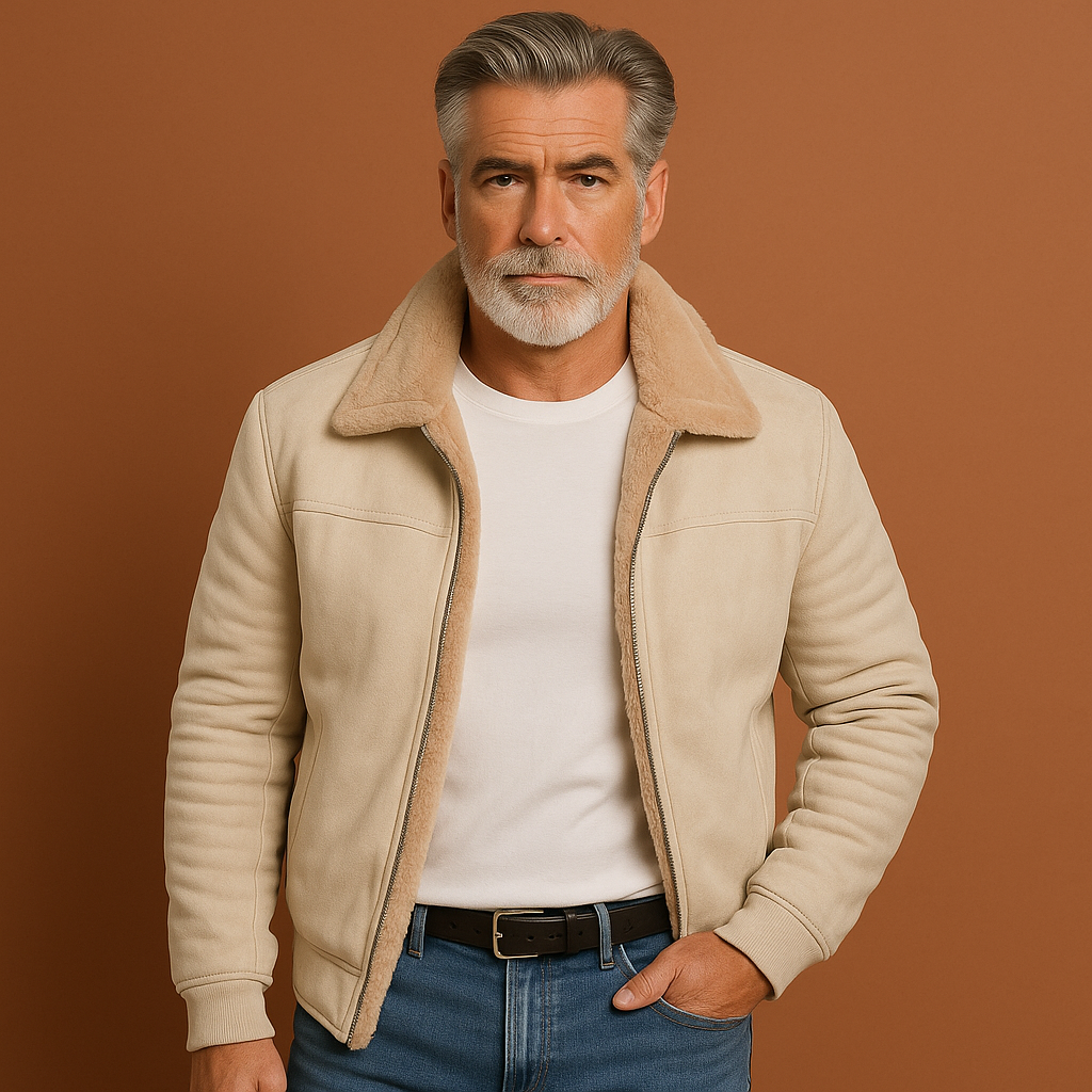 Beige heren winterjas met moderne pasvorm en warme voering, ideaal voor koude dagen en stijlvolle outfits.