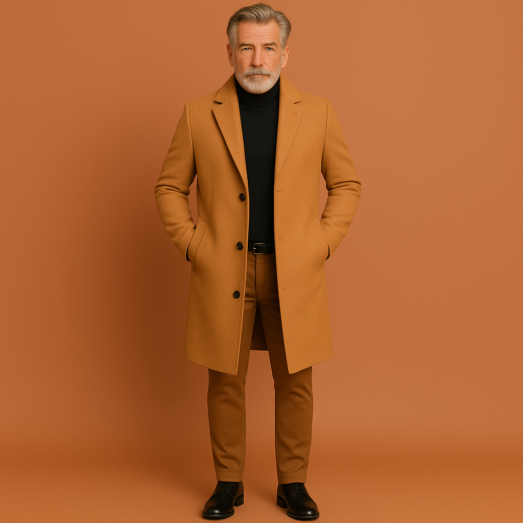 Warme wintermantel voor heren in beige kleur met tijdloze pasvorm, ideaal voor koude dagen en formele outfits.