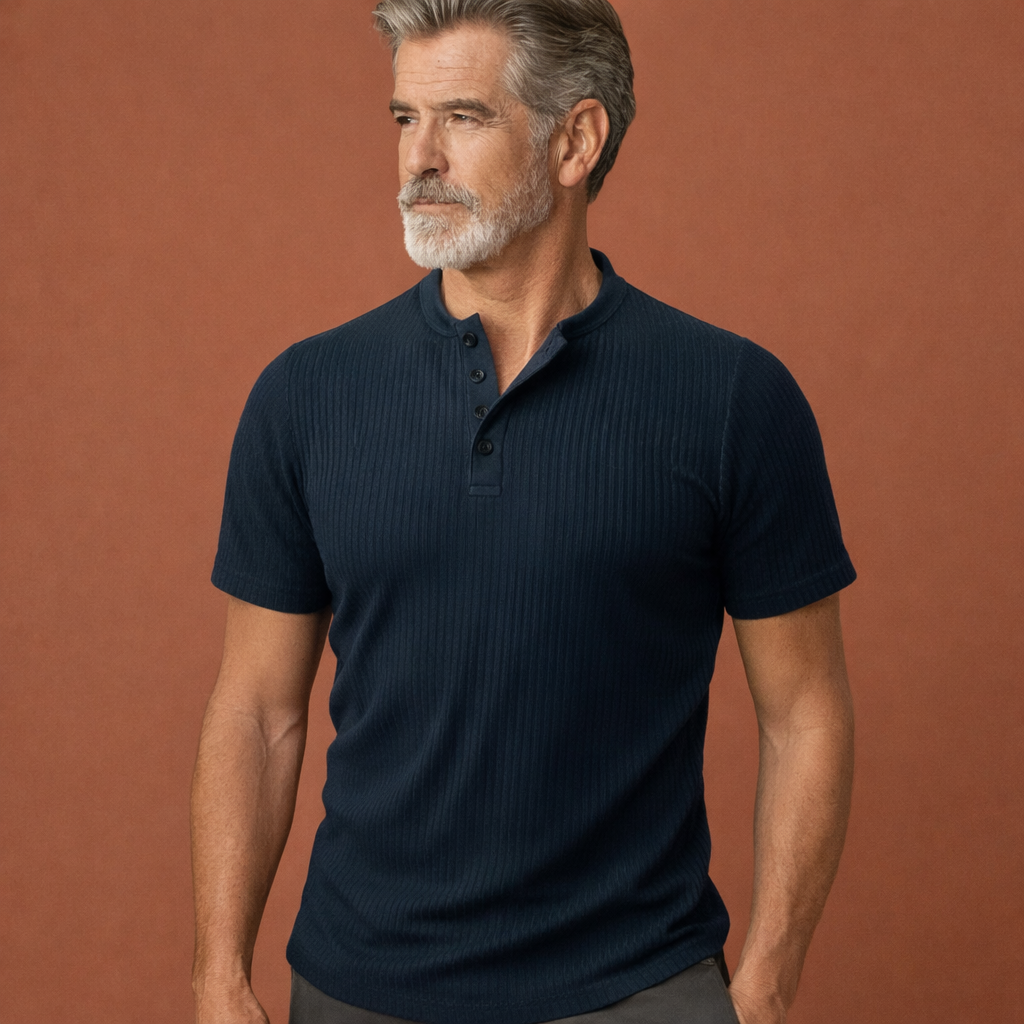 Heren Henley T-shirt in blauw met minimalistisch design, zacht en comfortabel voor casual en stijlvolle outfits.