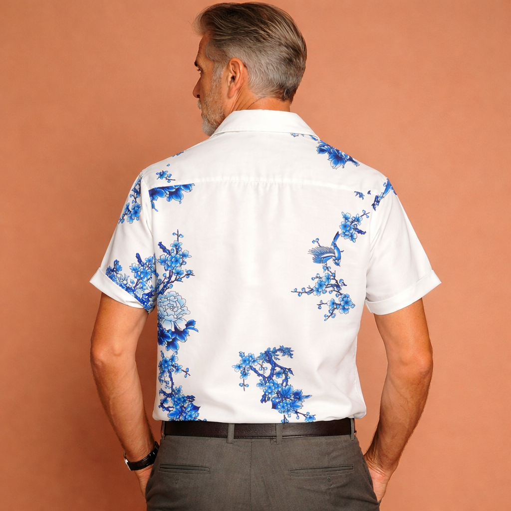Heren overhemd in blauw met minimalistisch design, zacht en comfortabel voor casual en stijlvolle outfits.