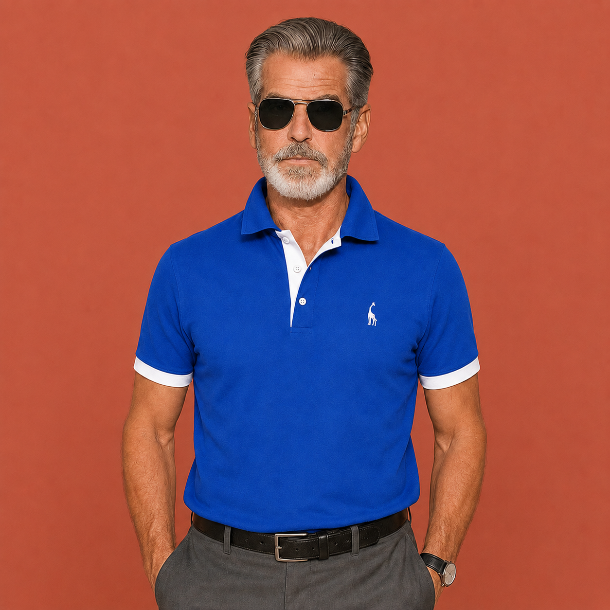 Heren polo shirt in blauw met minimalistisch design, zacht en comfortabel voor casual en stijlvolle outfits.