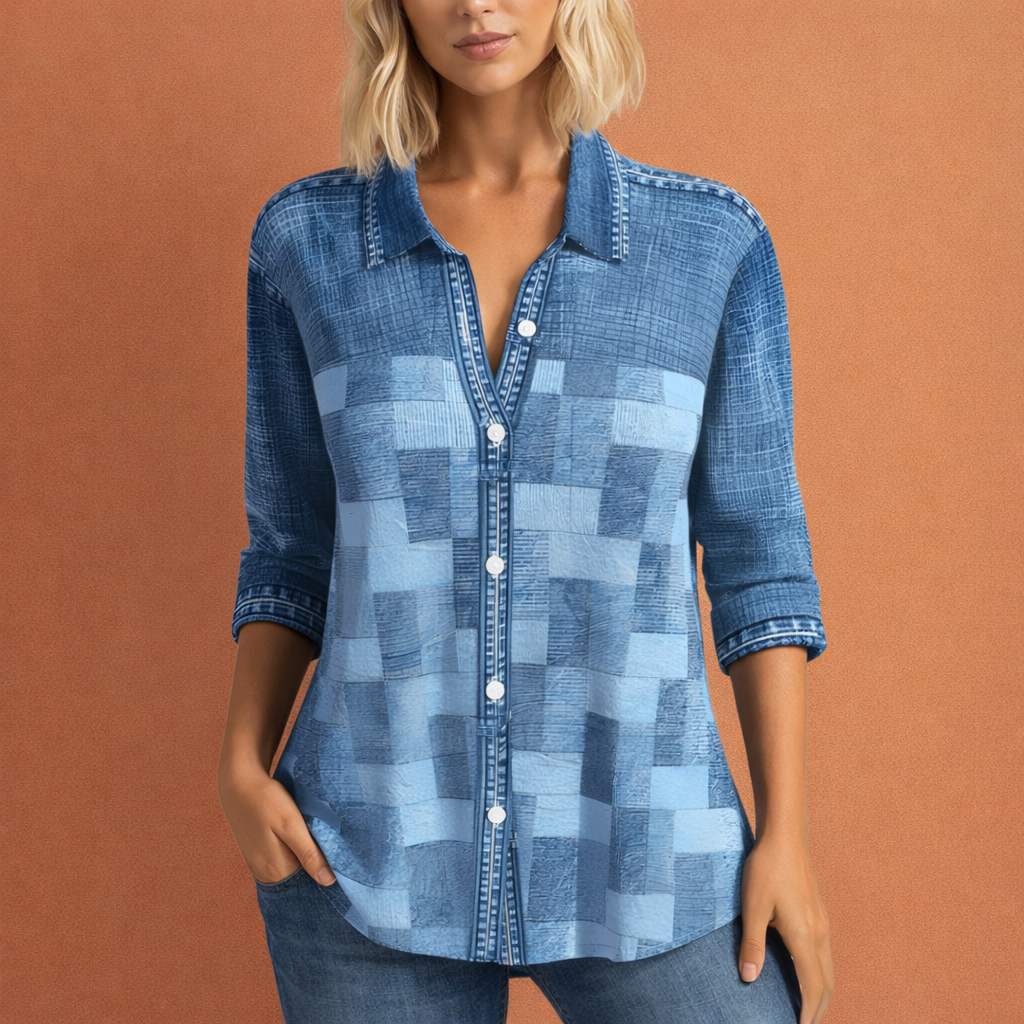 Dames blouse in blauw met minimalistisch design, zacht en comfortabel voor casual en stijlvolle outfits.