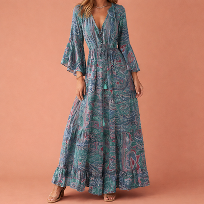 Dames maxi jurk in blauw met minimalistisch design, zacht en comfortabel voor casual en stijlvolle outfits.