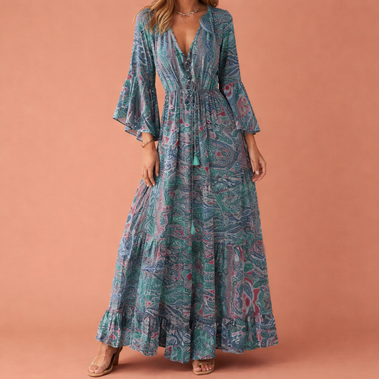 Dames maxi jurk in blauw met minimalistisch design, zacht en comfortabel voor casual en stijlvolle outfits.