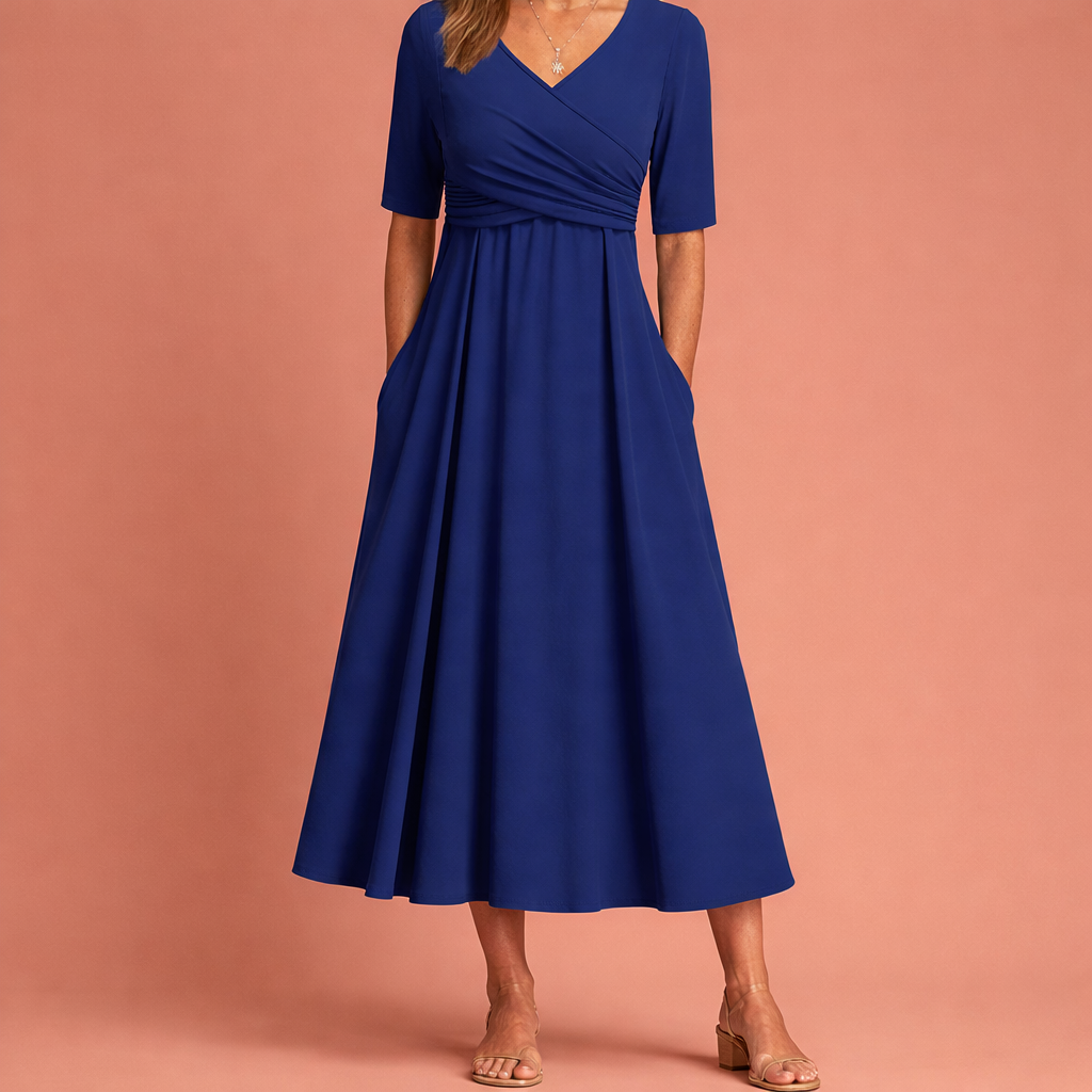 Dames maxi jurk in blauw met minimalistisch design, zacht en comfortabel voor casual en stijlvolle outfits.