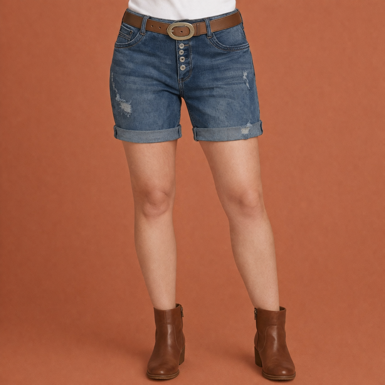 Dames shorts in blauw met minimalistisch design, zacht en comfortabel voor casual en stijlvolle outfits.