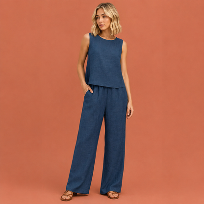 Dames zomer set in blauw met minimalistisch design, zacht en comfortabel voor casual en stijlvolle outfits.