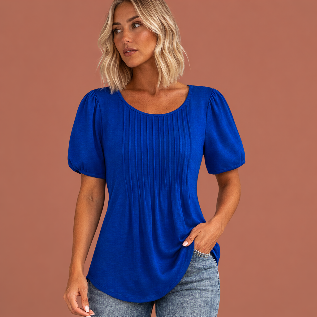 Dames zomer top in blauw met minimalistisch design, zacht en comfortabel voor casual en stijlvolle outfits.