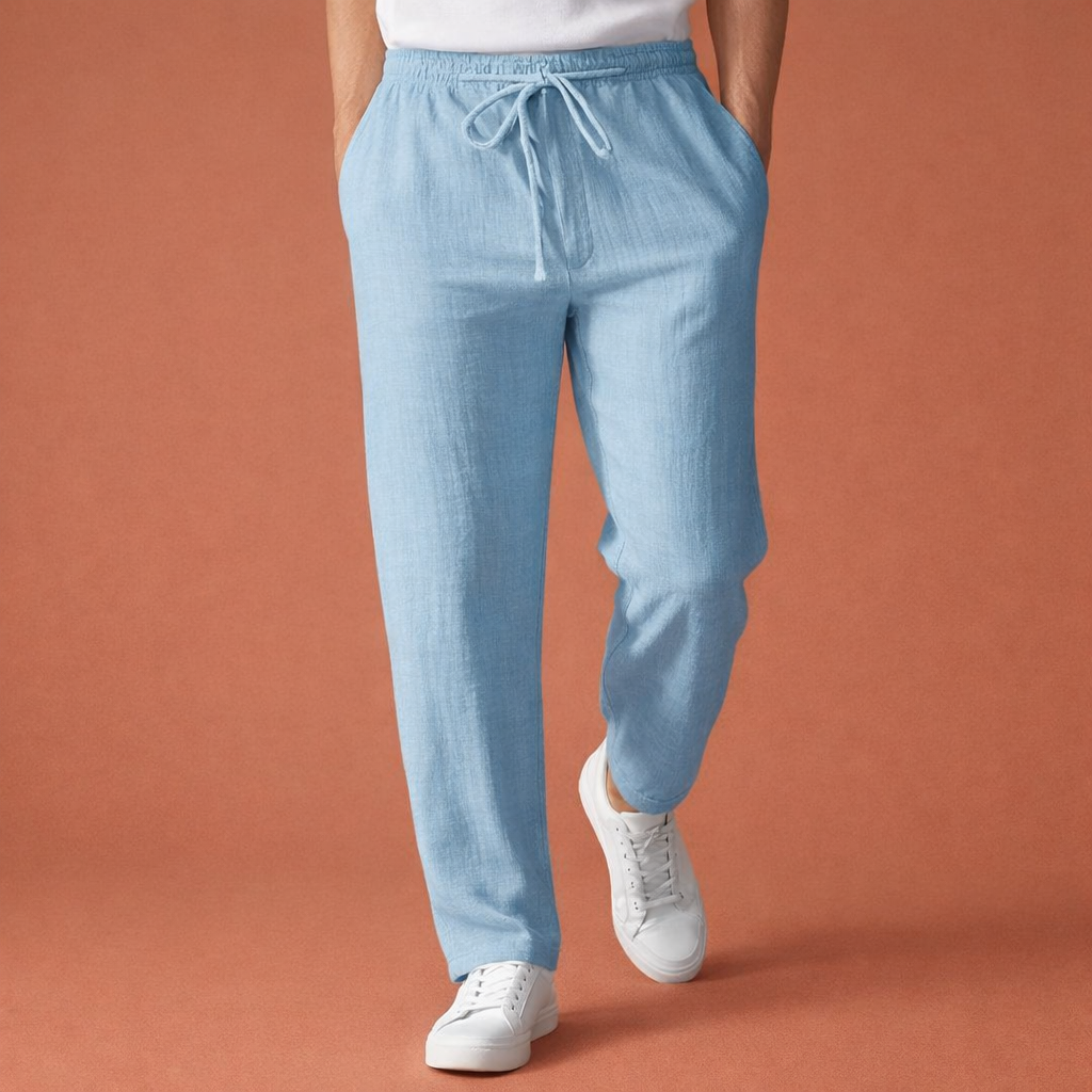 Heren broek in blauw met minimalistisch design, zacht en comfortabel voor casual en stijlvolle outfits.
