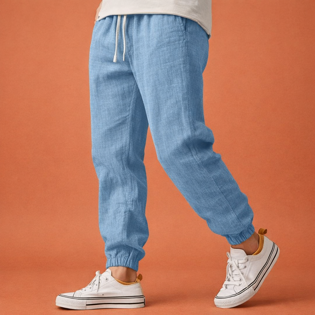 Heren broek in blauw met minimalistisch design, zacht en comfortabel voor casual en stijlvolle outfits.