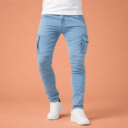 Heren cargo broek in blauw met minimalistisch design, zacht en comfortabel voor casual en stijlvolle outfits.