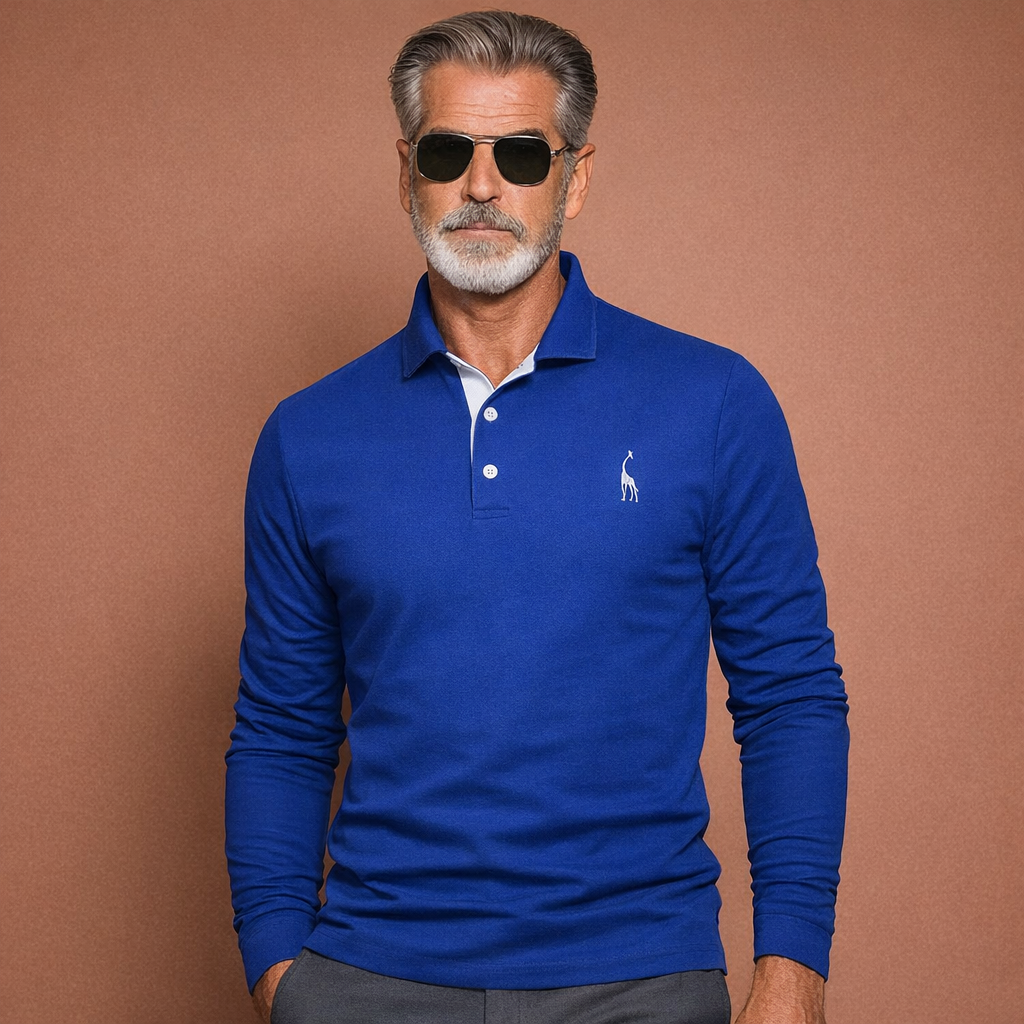 Heren polo in blauw met minimalistisch design, zacht en comfortabel voor casual en stijlvolle outfits.