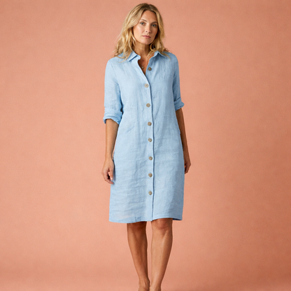 Dames midi overhemdjurk in blauw met minimalistisch design, luchtig en comfortabel voor casual en stijlvolle outfits.