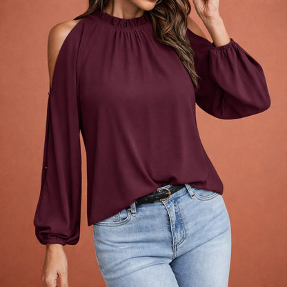 Dames blouse in bordeaux met minimalistisch design, zacht en comfortabel voor casual en stijlvolle outfits.