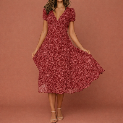 Dames midi jurk in Bordeauxrood met minimalistisch design, zacht en comfortabel voor casual en stijlvolle outfits.