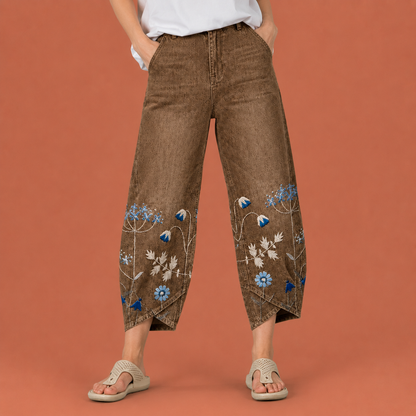 Dames comfort broek in bruin met minimalistisch design, zacht en comfortabel voor casual en stijlvolle outfits.