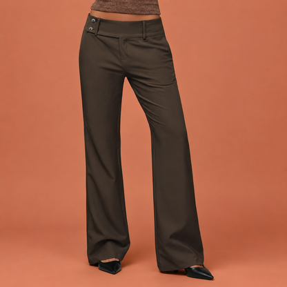 Dames wijde pijp broek in bruin met minimalistisch design, zacht en comfortabel voor casual en stijlvolle outfits.