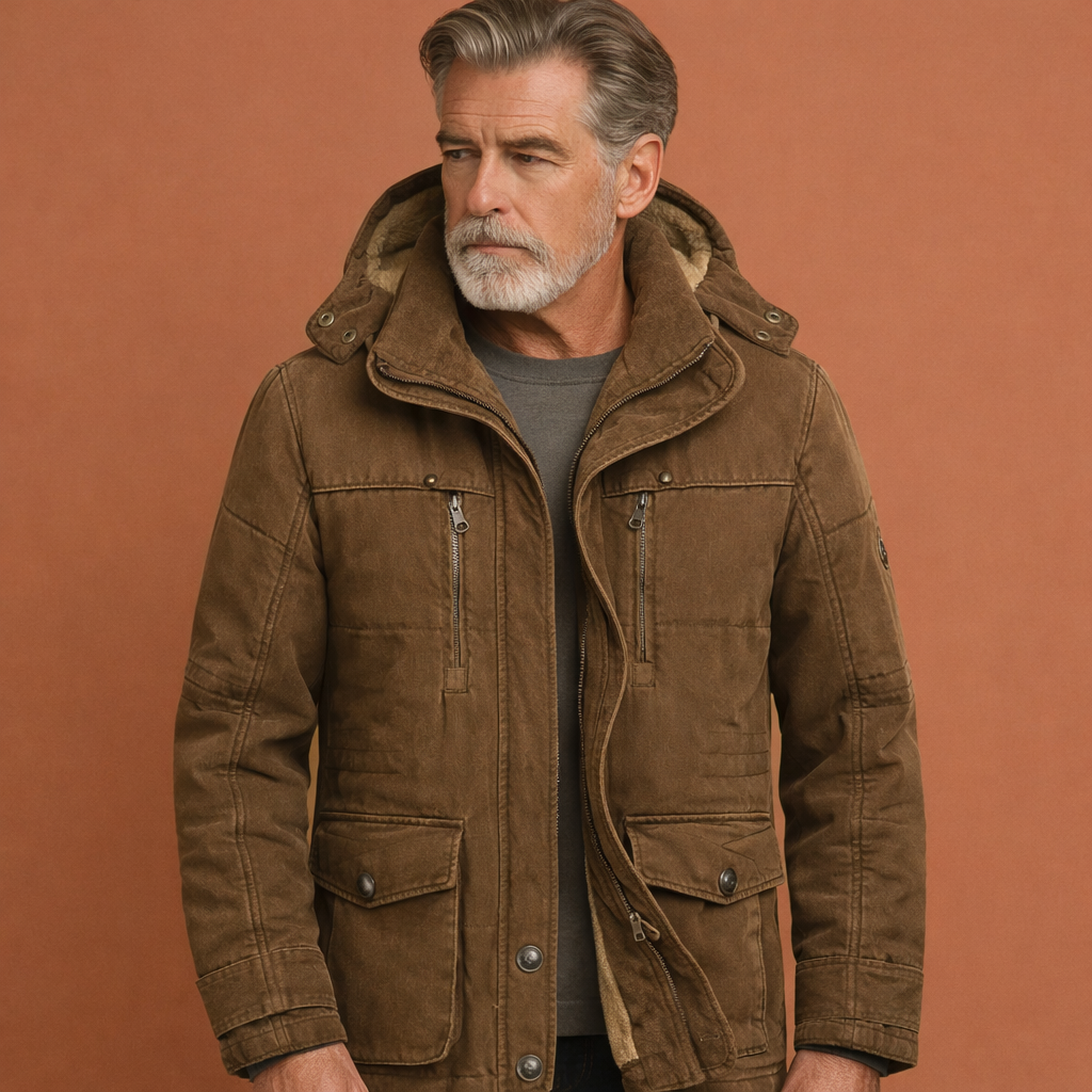 Bruine herenjas met capuchon en ritssluiting, geschikt voor dagelijks gebruik en outdoor activiteiten.1