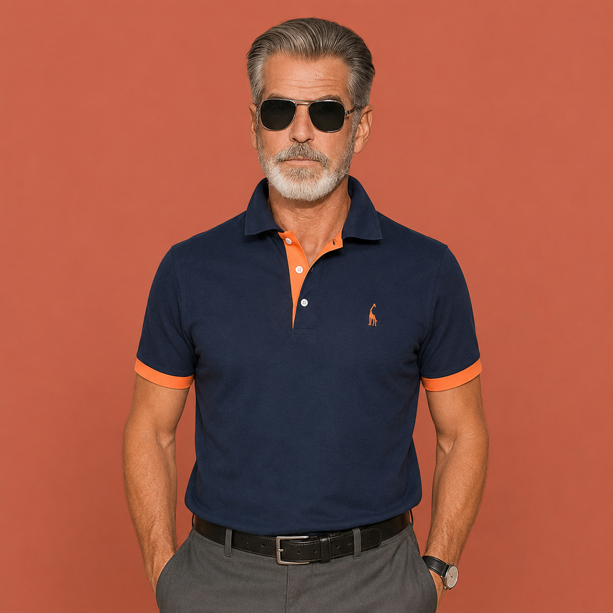 Heren polo shirt in donkerblauw met minimalistisch design, zacht en comfortabel voor casual en stijlvolle outfits.