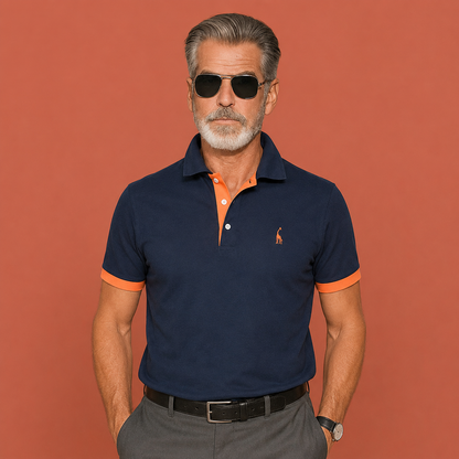 Heren polo shirt in donkerblauw met minimalistisch design, zacht en comfortabel voor casual en stijlvolle outfits.