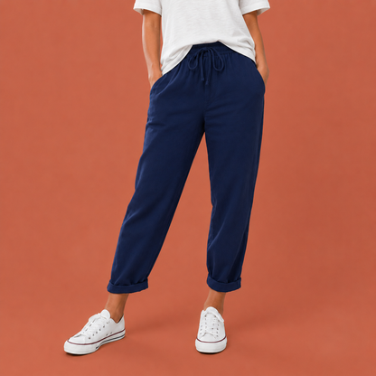 Dames broek in donkerblauw met minimalistisch design, zacht en comfortabel voor casual en stijlvolle outfits.