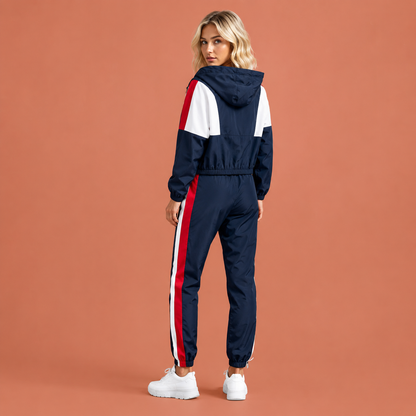 Dames lounge set in donkerblauw met minimalistisch design, zacht en comfortabel voor casual en stijlvolle outfits.