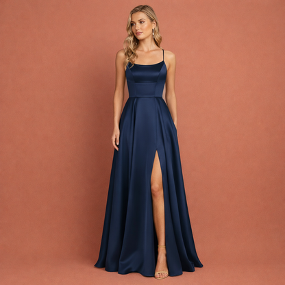 Dames maxi avondjurk in donkerblauw met minimalistisch design, zacht en comfortabel voor casual en stijlvolle outfits.