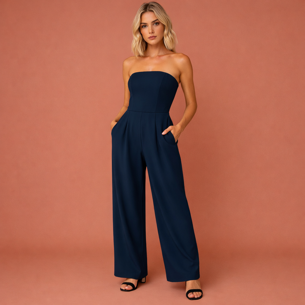 Elegante strapless jumpsuit voor dames met een comfortabele pasvorm, ideaal voor feestelijke gelegenheden en zomerse avonden.