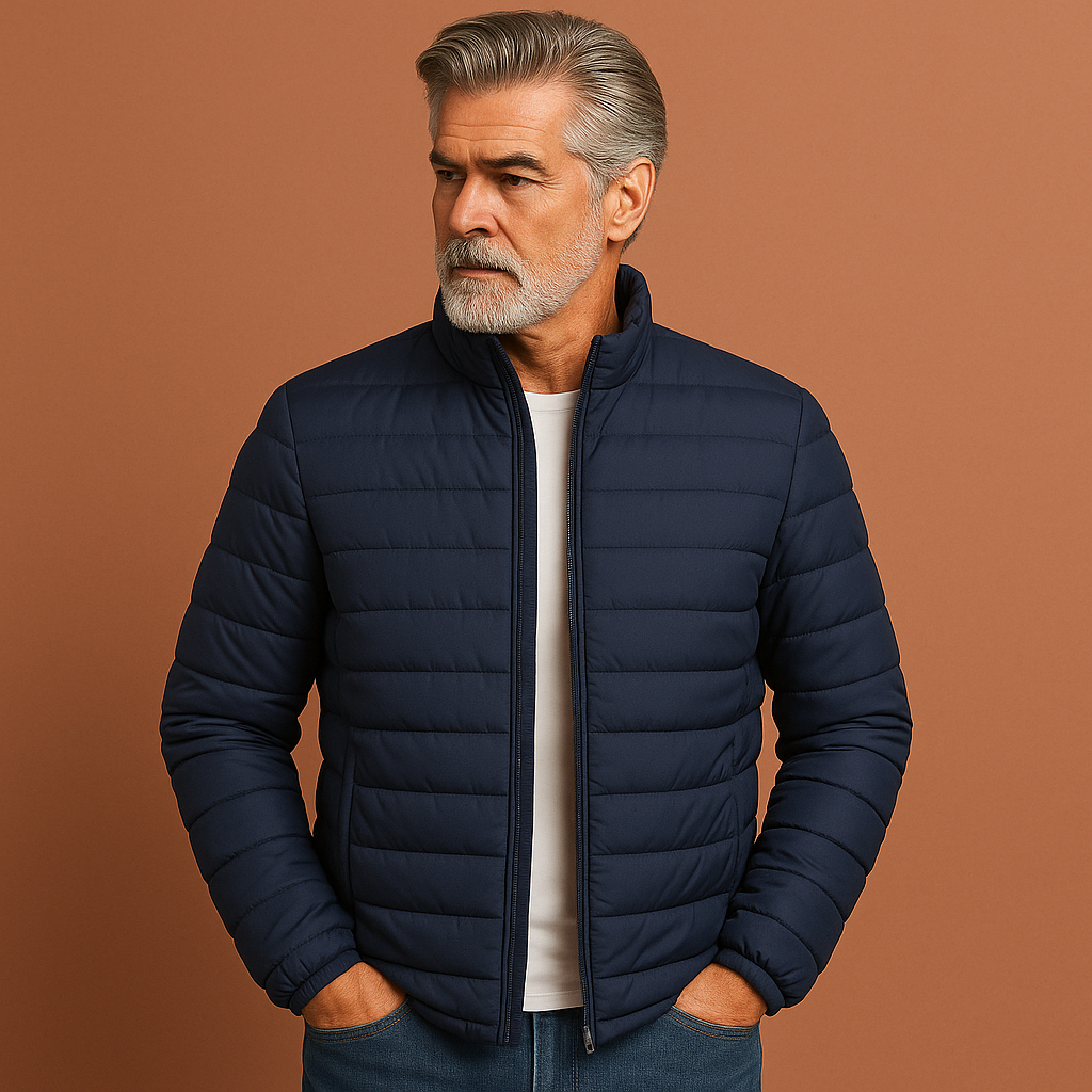 Donkerblauwe heren tussenjas met opstaande kraag en moderne pasvorm, ideaal voor lente en zomer