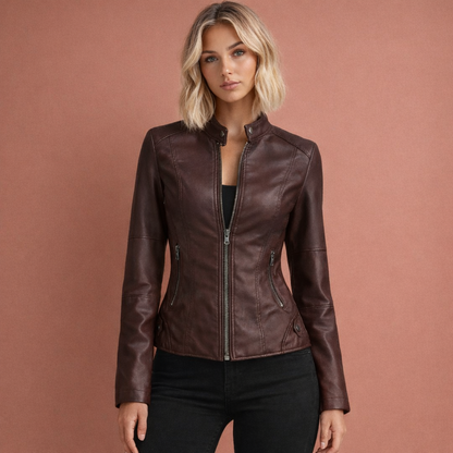 Donkerbruine aansluitende bikerjas voor dames met ritssluiting en getailleerde pasvorm, geschikt voor dagelijks gebruik.