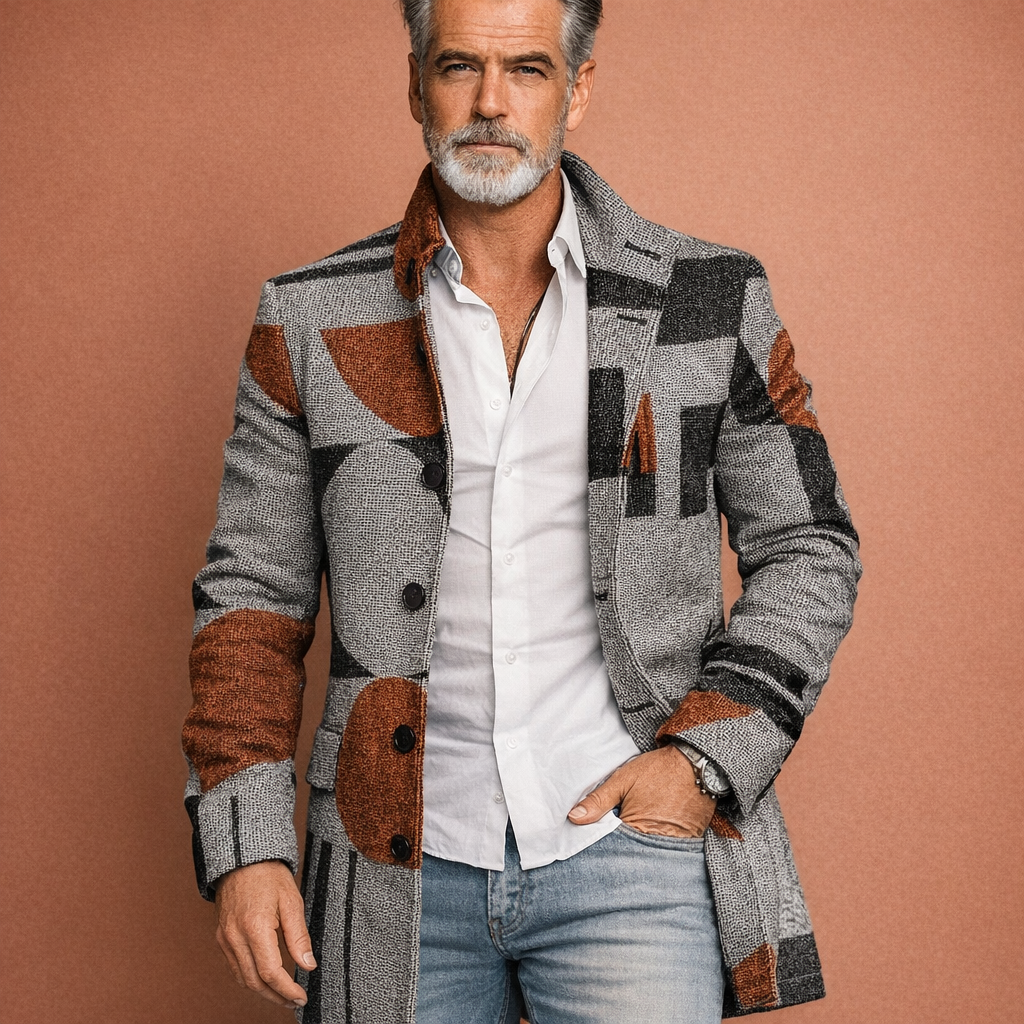 Donkerbruine winddichte lange jas voor heren met comfortabele pasvorm, geschikt voor dagelijks gebruik in herfst en winter.