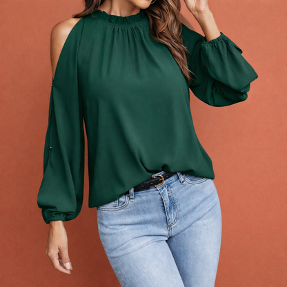 Dames blouse in donkergroen met minimalistisch design, zacht en comfortabel voor casual en stijlvolle outfits.