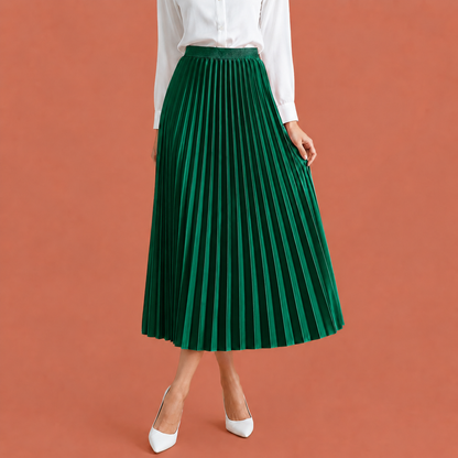 Dames midi rok in donkergroen met minimalistisch design, zacht en comfortabel voor casual en stijlvolle outfits.