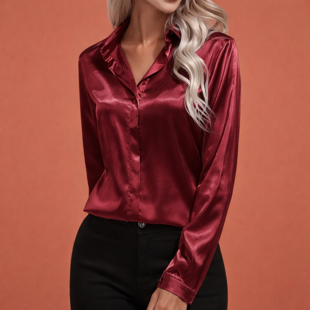 Dames satijnen blouse in donkerrood met minimalistisch design, zacht en comfortabel voor casual en stijlvolle outfits.