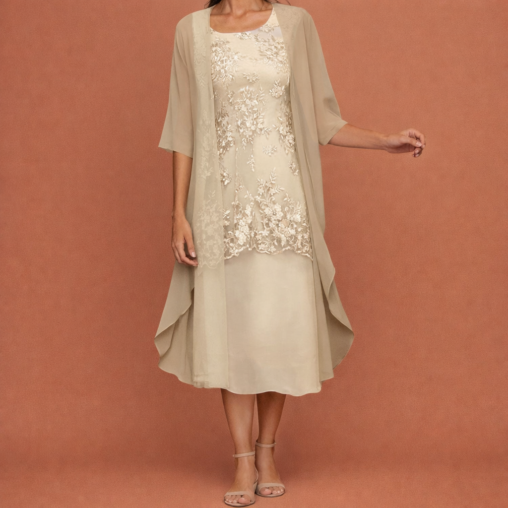 Dames maxi jurk in geel met minimalistisch design, zacht en comfortabel voor casual en stijlvolle outfits.
