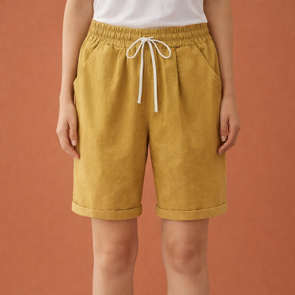 Dames zomer shorts in geel met minimalistisch design, zacht en comfortabel voor casual en stijlvolle outfits.