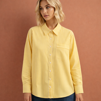 Dames gestreepte blouse in geel met minimalistisch design, zacht en comfortabel voor casual en stijlvolle outfits.